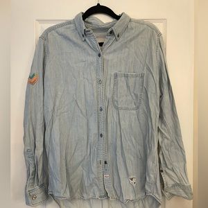 Never Worn, Rails button down